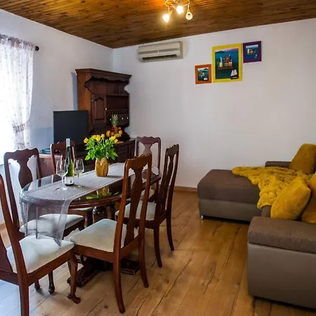 Four Bedroom Vakantiehuis Kaštela